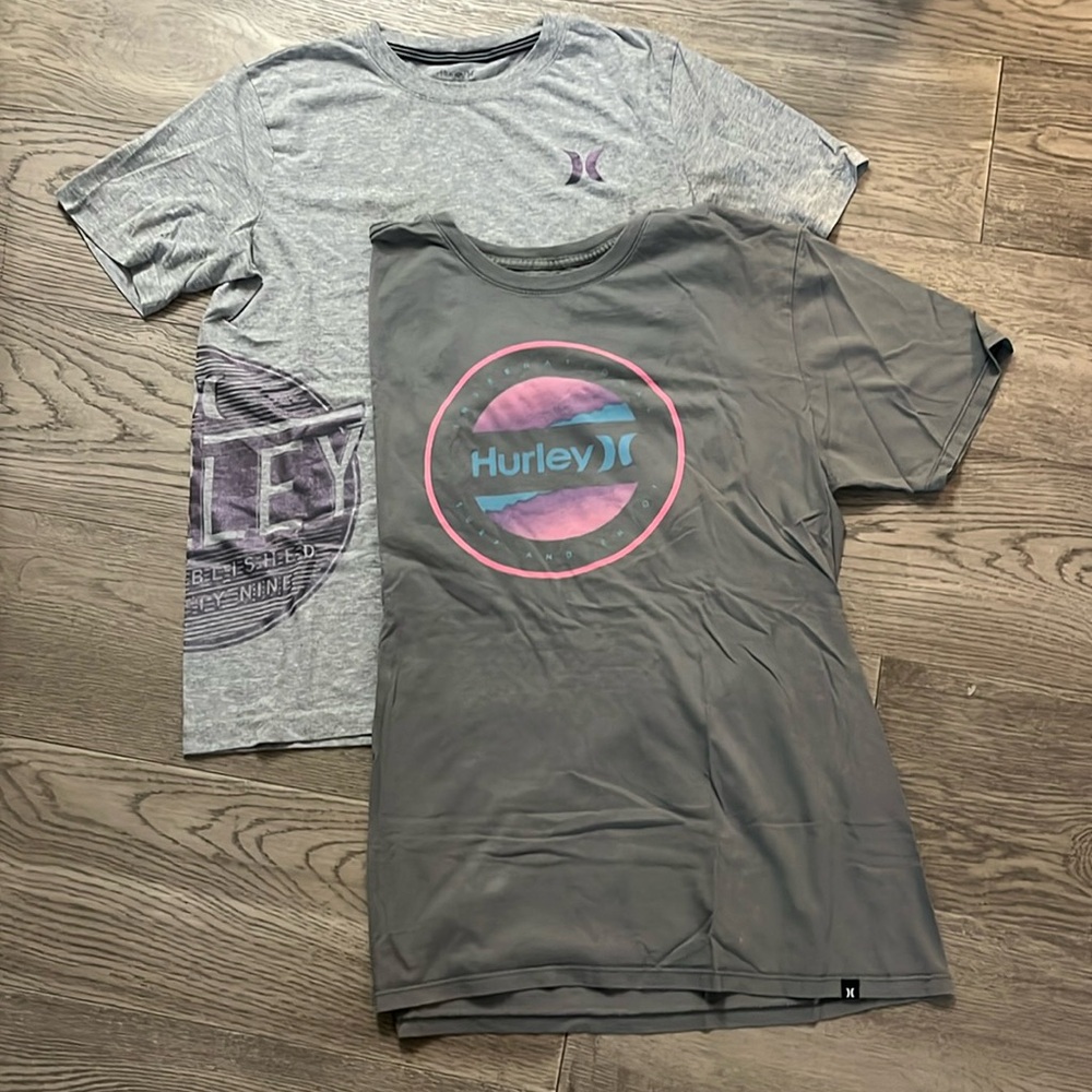 Bundle 2 Men’s Hurley Tshirts, size M, very good condition